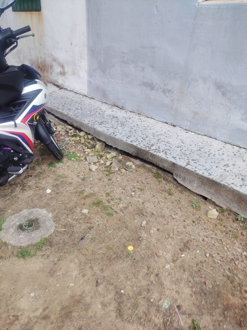 Block M ground-settlement repair work, photo 2