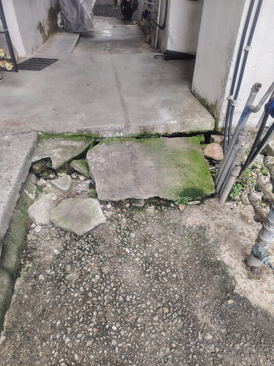 Block M ground-settlement repair work, photo 5